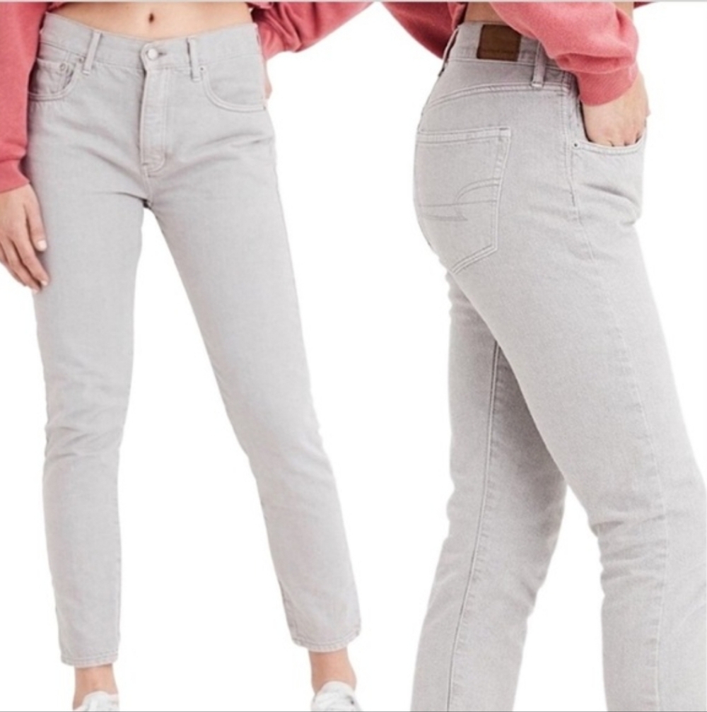 AMERICAN EAGLE High Rise Girlfriend Jeans - Light Grey